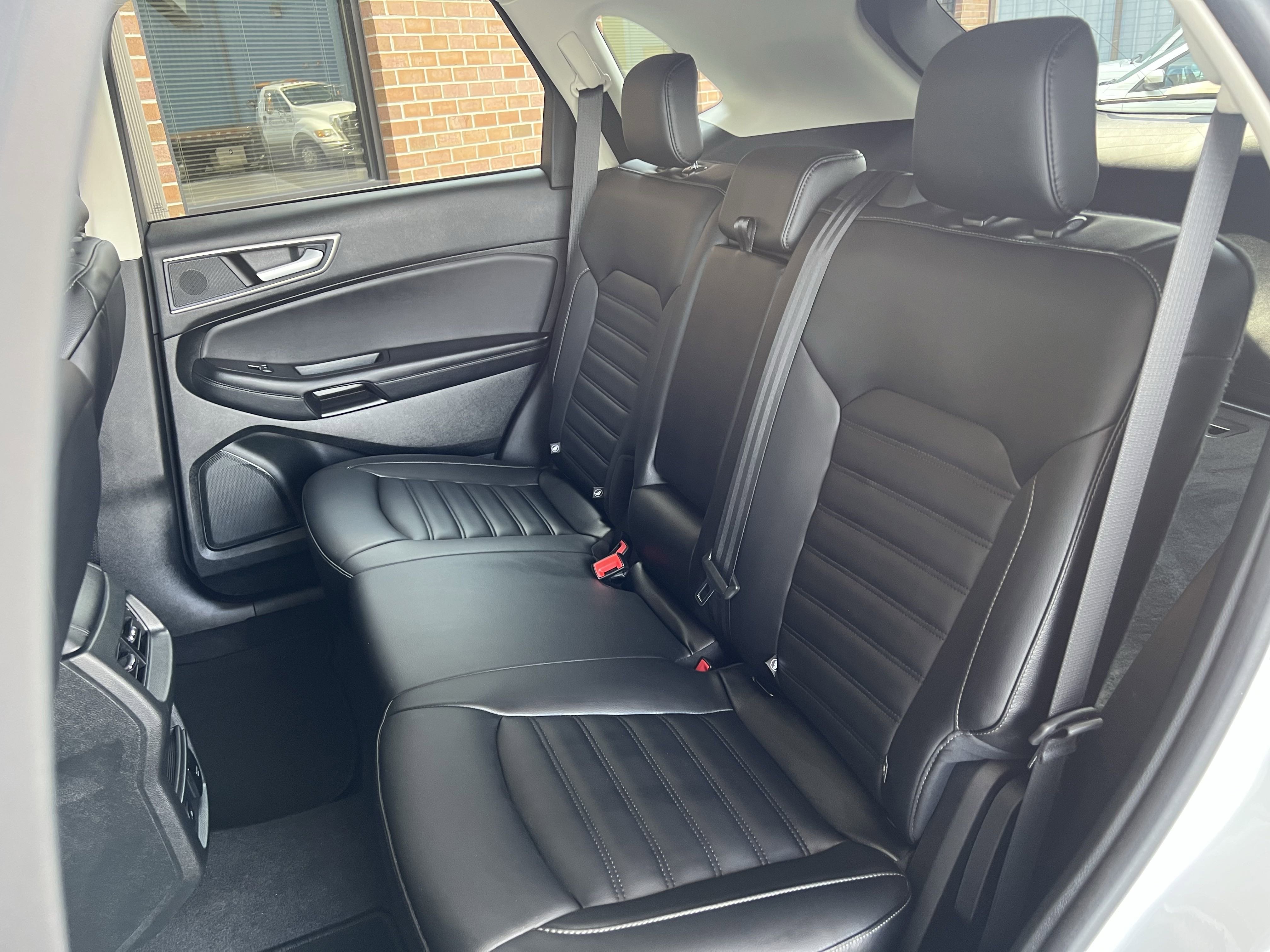 Used 2024 Ford Edge SEL w/ Convenience Package image 17