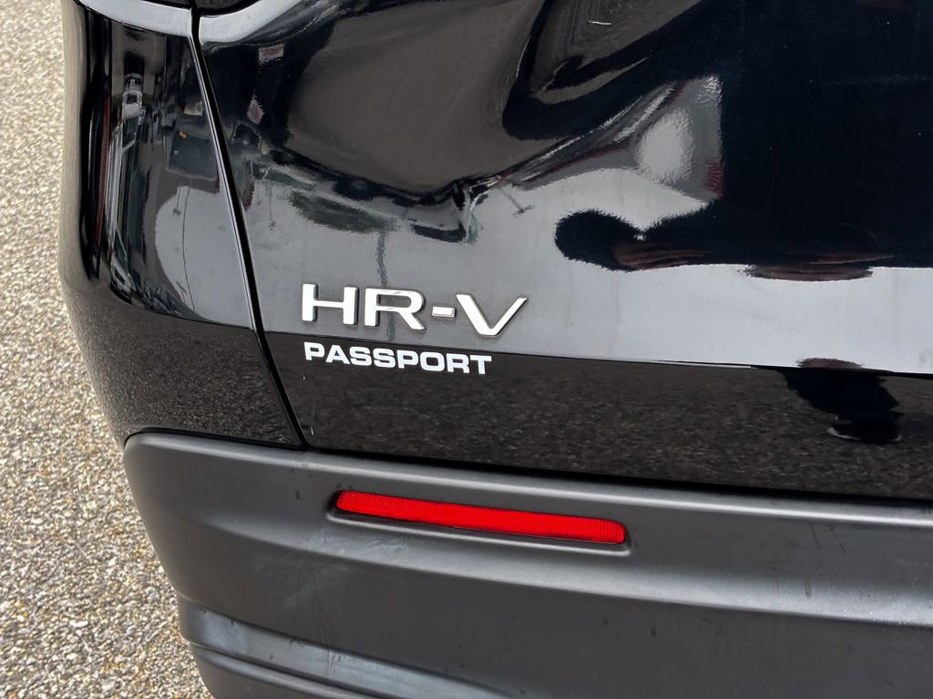Used 2023 Honda HR-V LX image 12