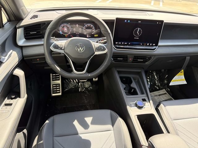 New 2026 Volkswagen Tiguan SE R-Line FWD image 8