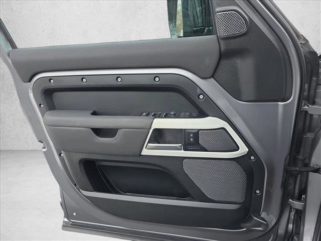 Used 2021 Land Rover Defender 110 SE image 25