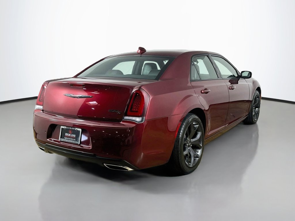 Used 2023 Chrysler 300 S RWD image 7