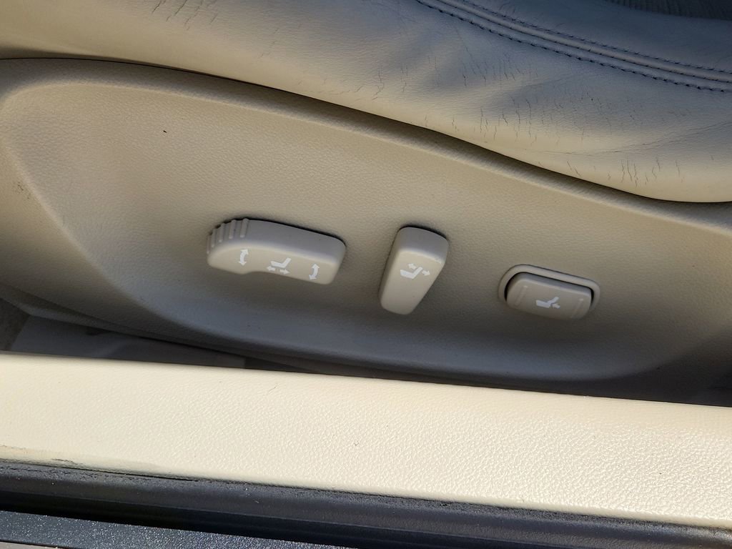 Used 2009 INFINITI G37 Convertible w/ Premium Pkg RWD image 9