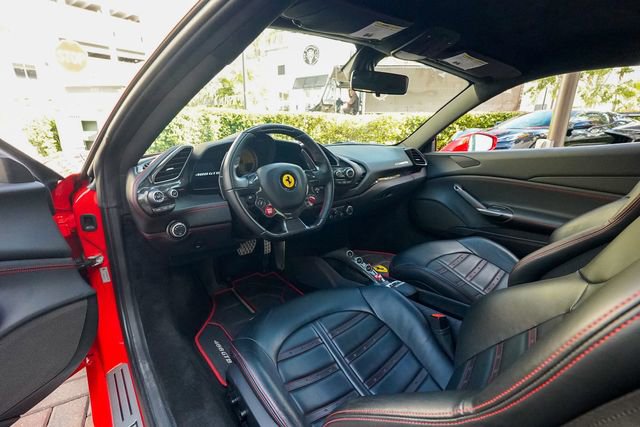 Used 2018 Ferrari 488 GTB image 3