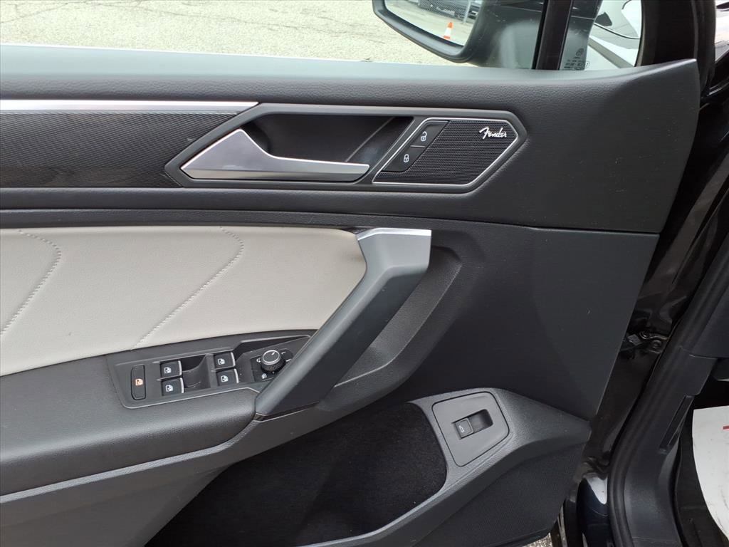 Used 2019 Volkswagen Tiguan SEL Premium image 14
