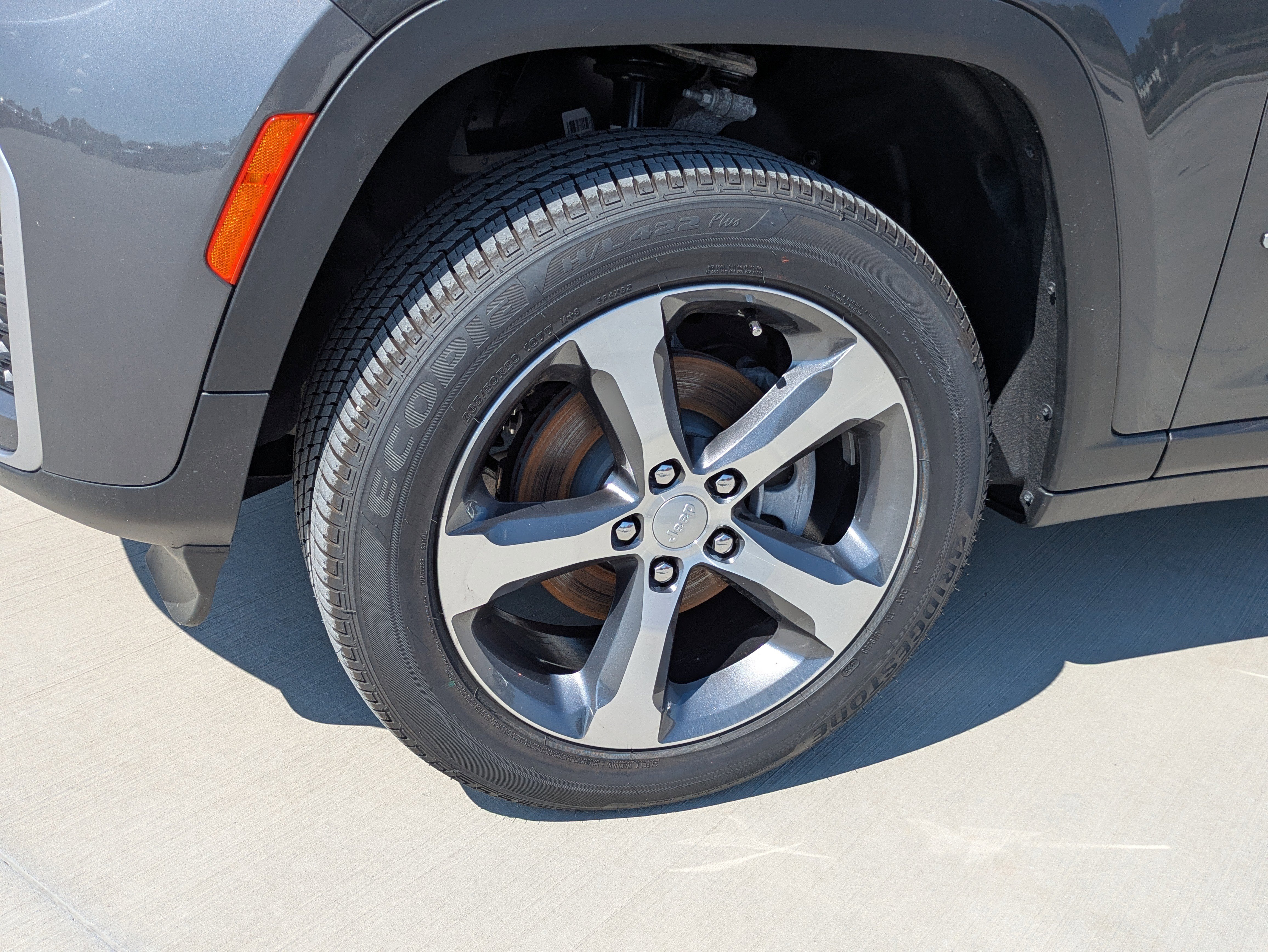 New 2026 Jeep Grand Cherokee Limited RWD image 9