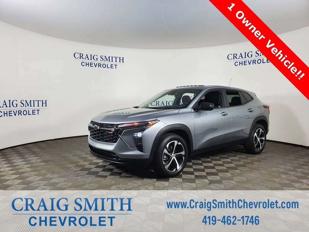 Used 2025 Chevrolet Trax RS w/ Sunroof Package image 1