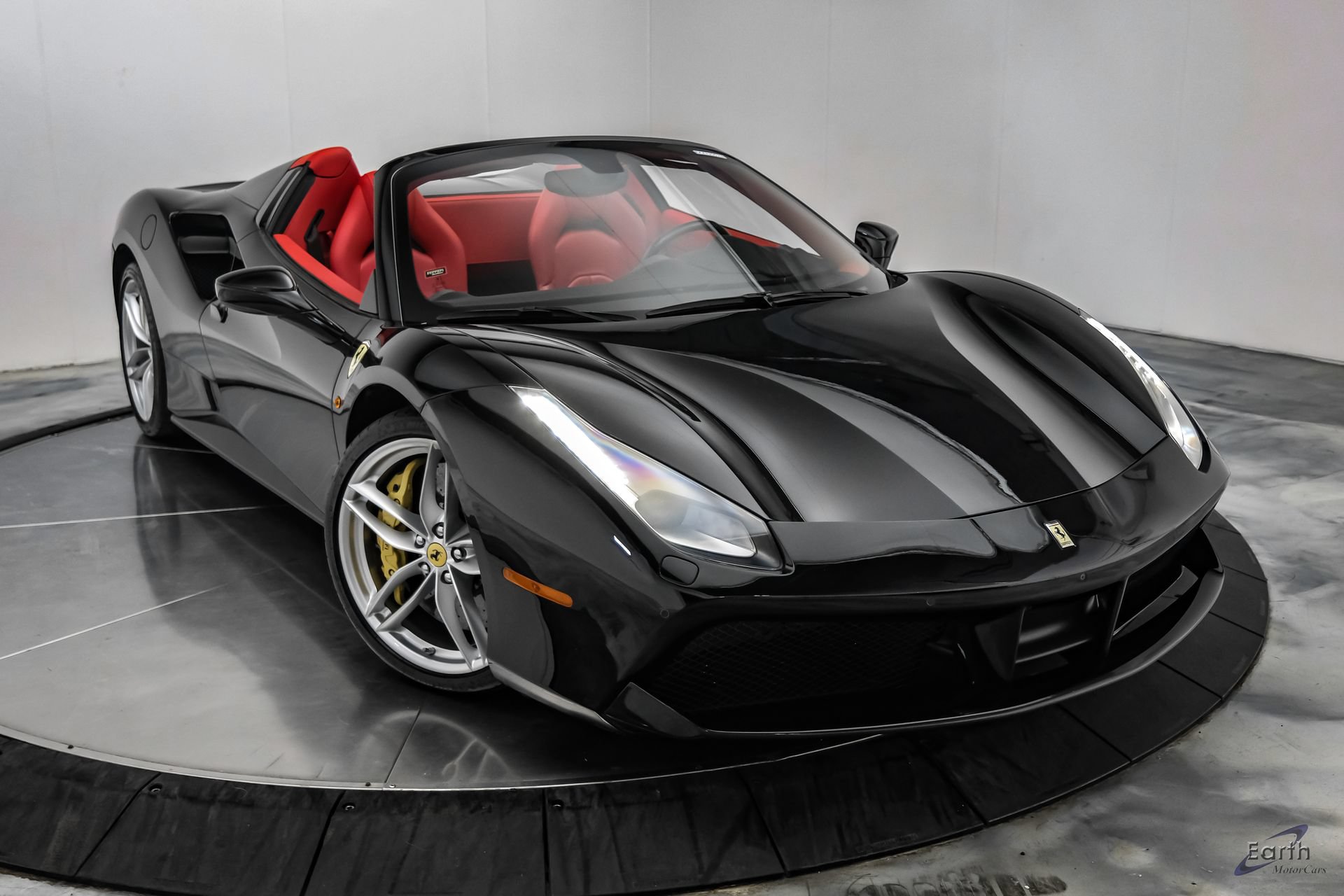 Used 2018 Ferrari 488 Spider RWD image 33