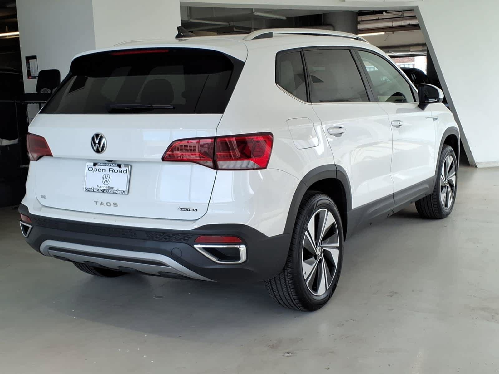 Used 2024 Volkswagen Taos SE AWD/4WD image 4
