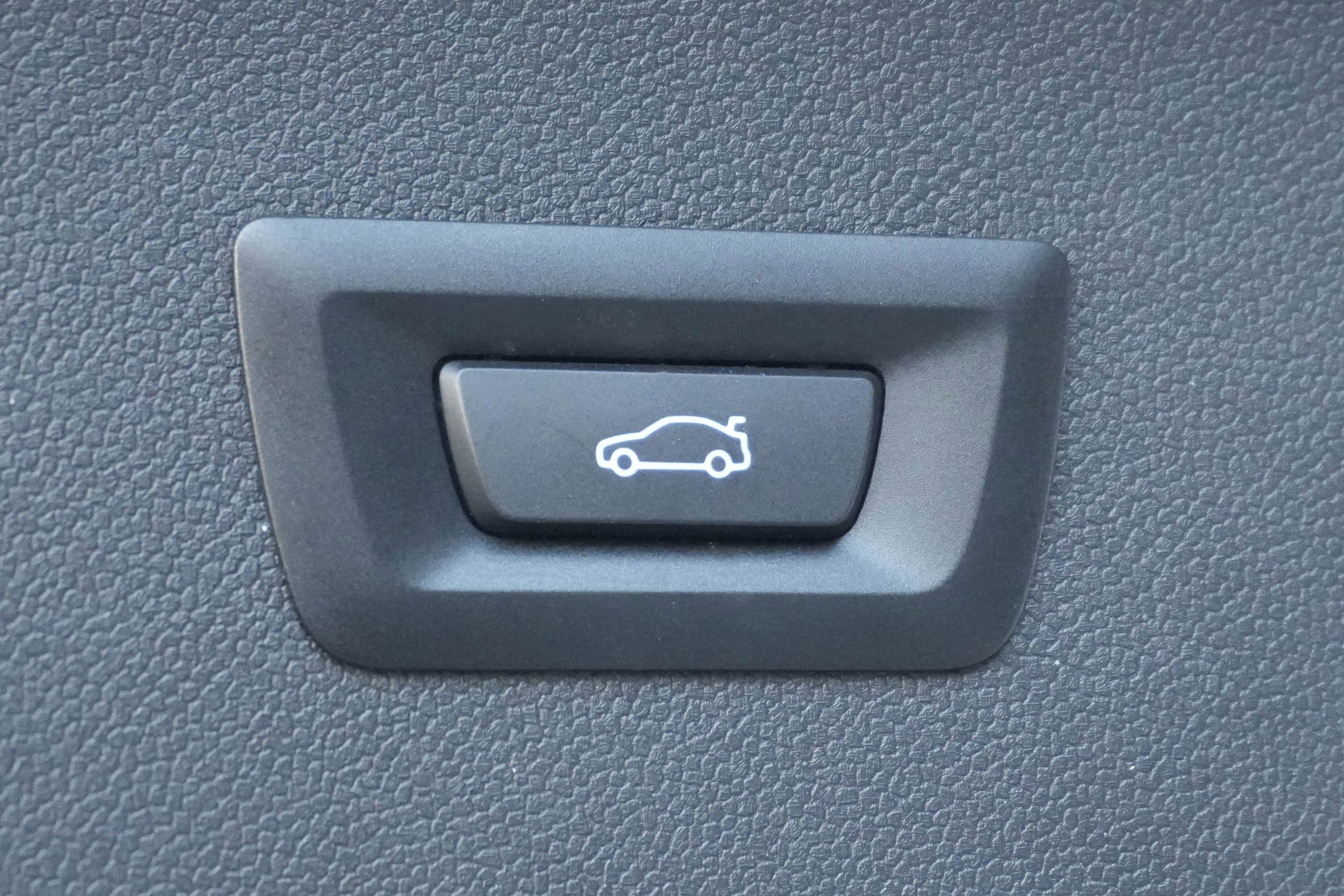 Certified 2023 BMW iX xDrive50 w/ Premium Package image 33