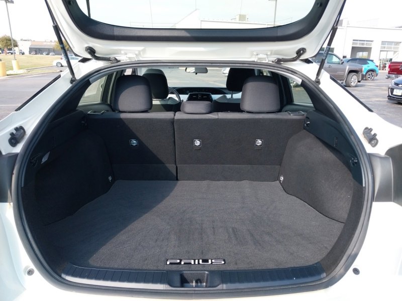 Used 2017 Toyota Prius Three image 17