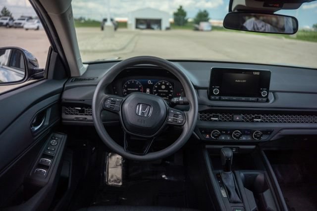 Used 2025 Honda Accord SE image 14