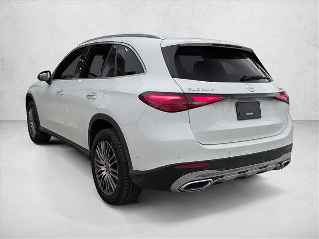 Used 2025 Mercedes-Benz GLC 300 4MATIC image 7