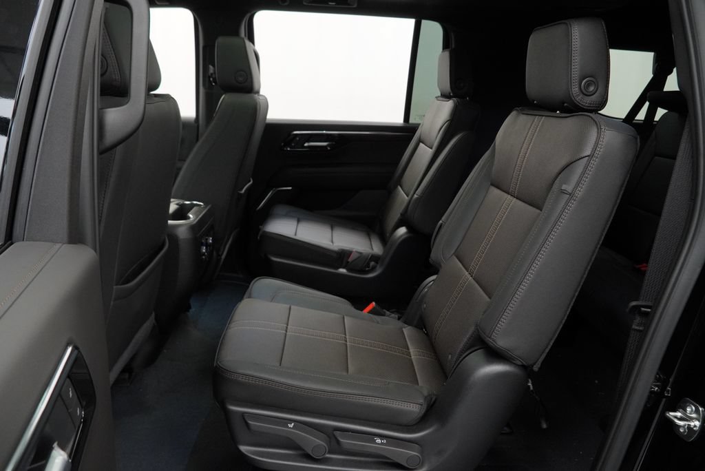 New 2026 Chevrolet Suburban High Country AWD/4WD image 12
