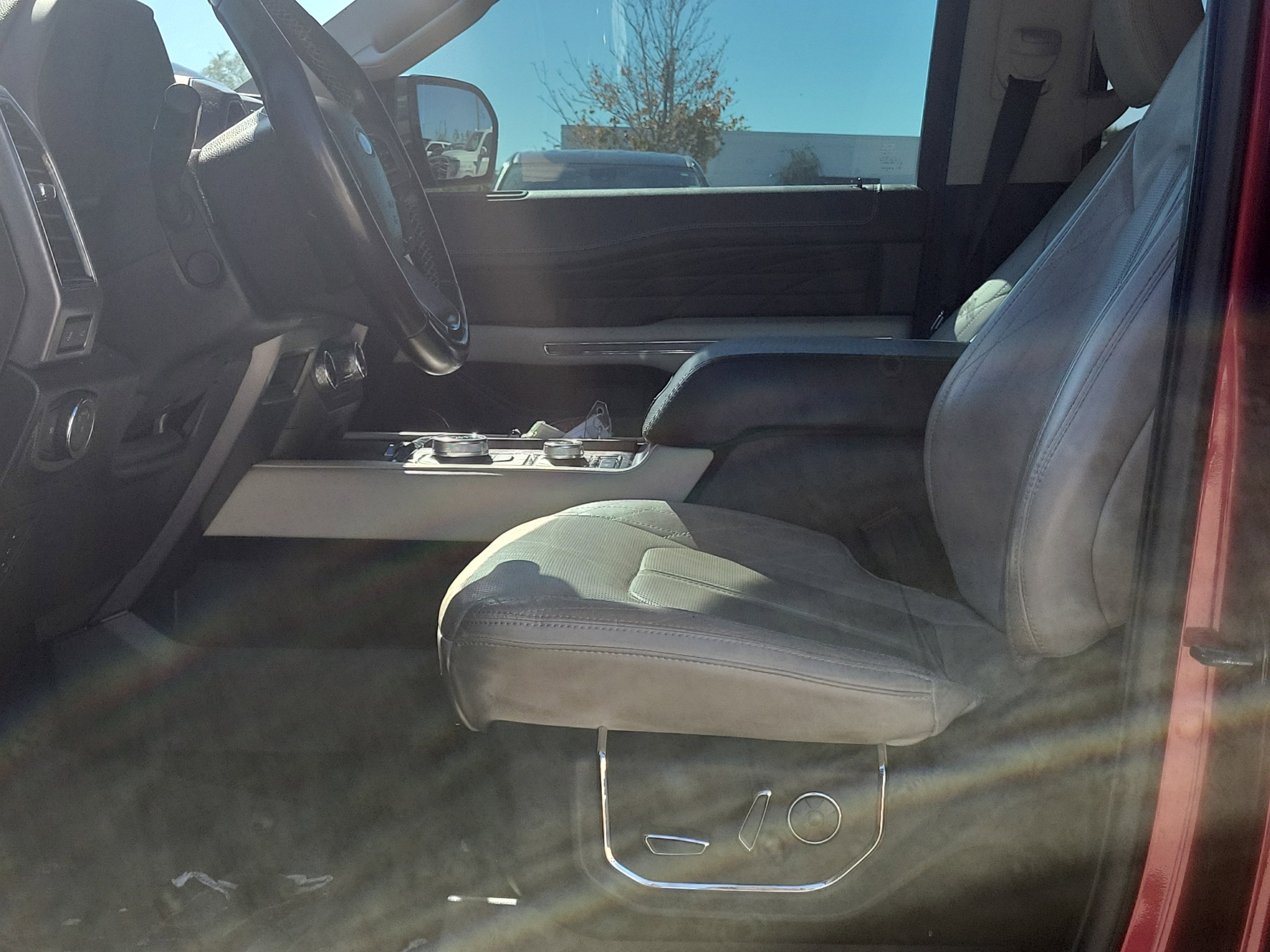 Used 2019 Ford Expedition Platinum image 19
