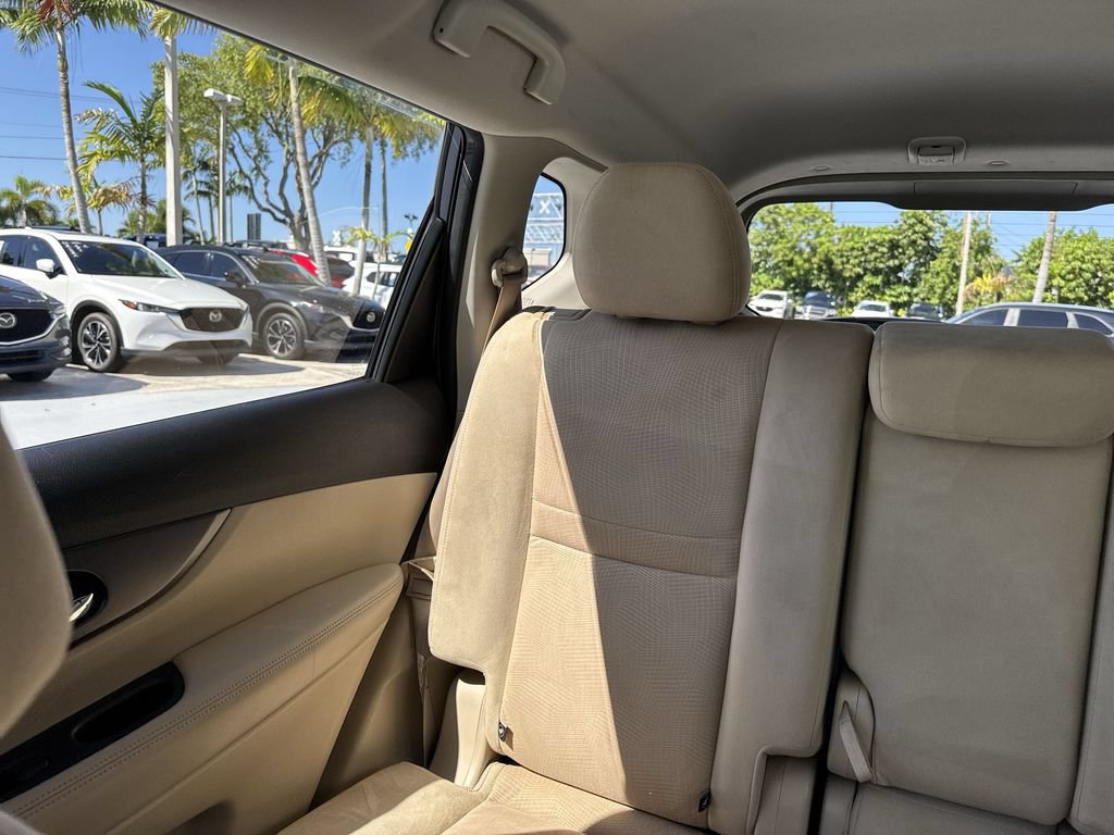 Used 2016 Nissan Rogue S w/ Appearance Package FWD image 17
