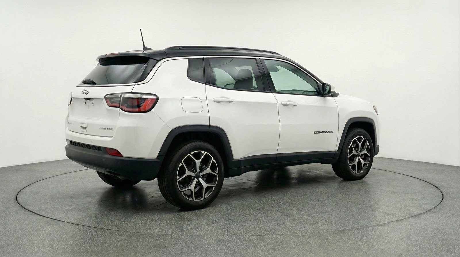 Used 2025 Jeep Compass Limited AWD/4WD image 9