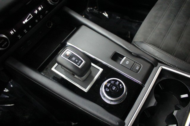 Used 2022 Mitsubishi Outlander SE image 16