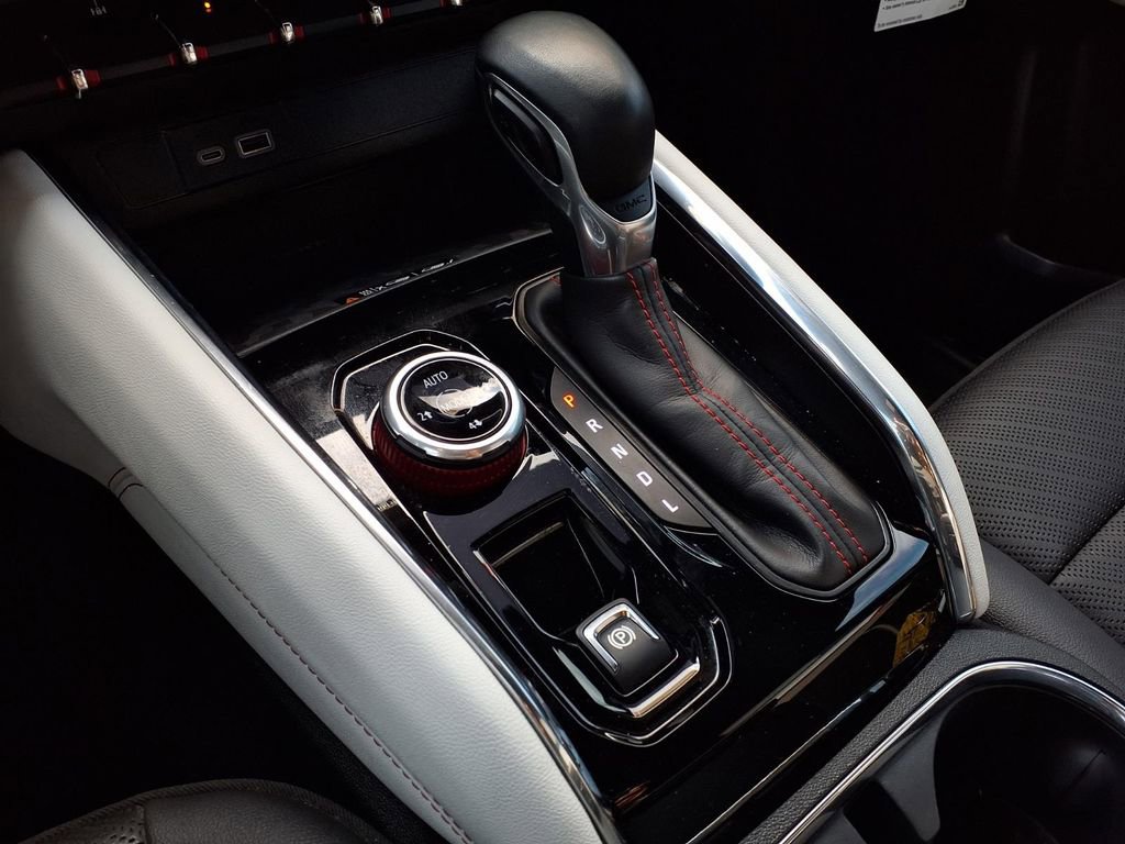 Used 2024 GMC Canyon AT4X image 18