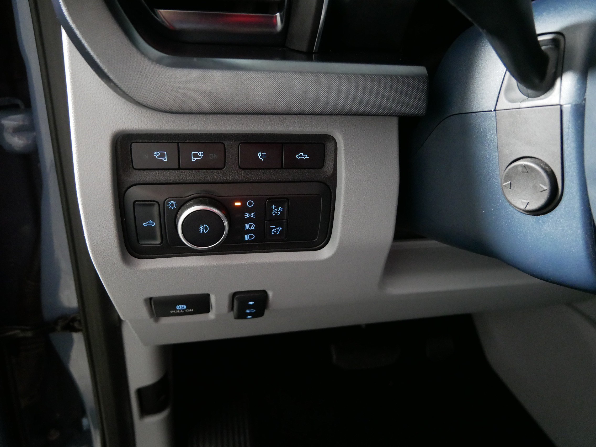 Used 2023 Ford F350 Limited w/ FX4 Off-Road Package AWD/4WD image 26