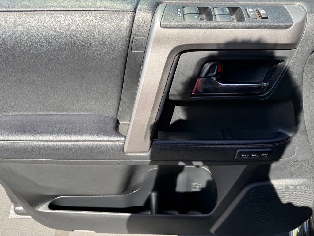 Certified 2022 Toyota 4Runner Limited AWD/4WD image 15