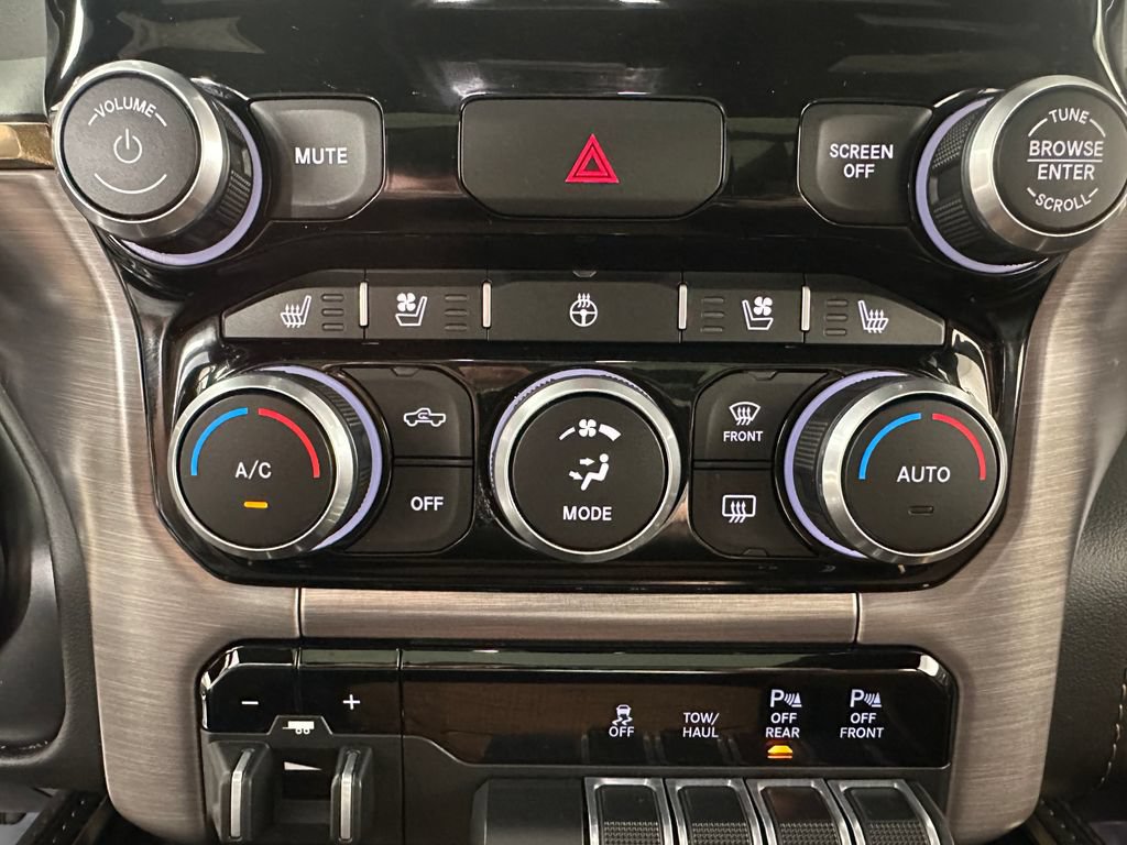 Used 2022 RAM 1500 Limited w/ Body Color Bumper Group AWD/4WD image 38