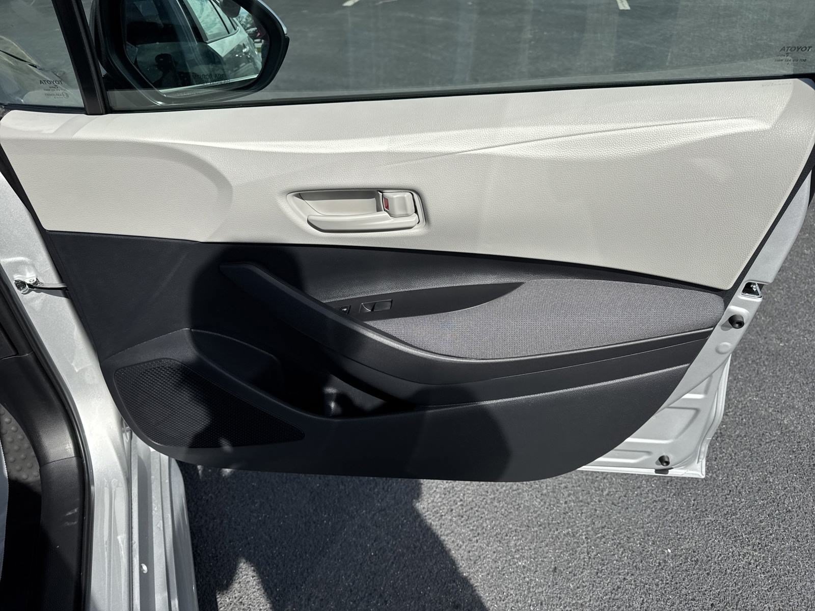 New 2025 Toyota Corolla LE FWD image 34