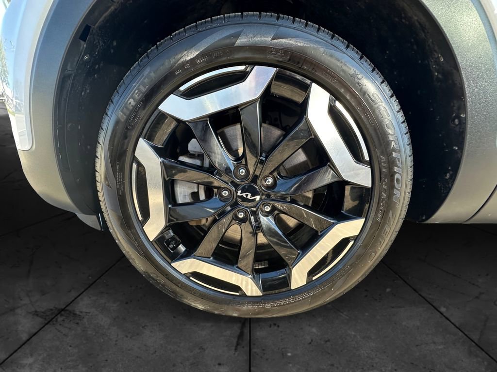 Used 2025 Kia Telluride S image 14