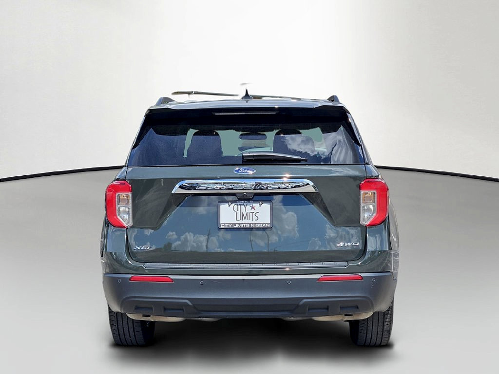 Used 2024 Ford Explorer XLT AWD/4WD image 6
