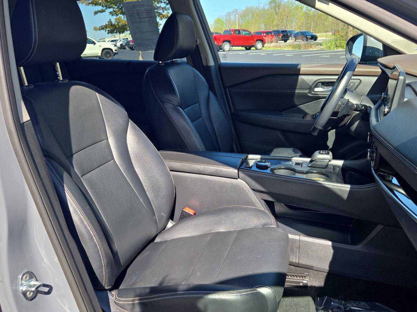 Used 2022 Nissan Rogue SL w/ SL Premium Package image 25