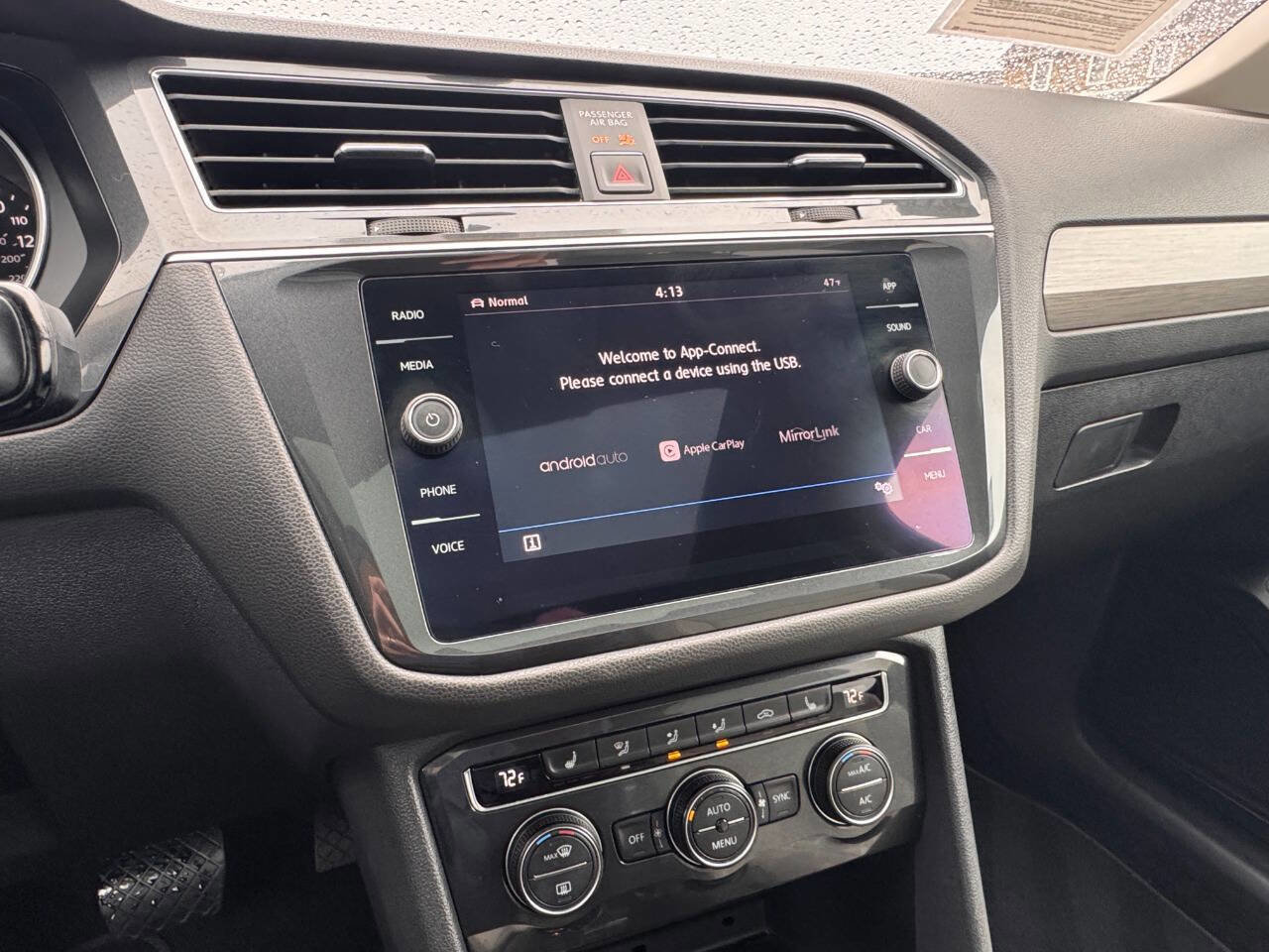 Used 2018 Volkswagen Tiguan SE w/ Panoramic Sunroof Package image 24