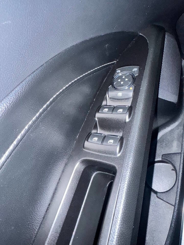 Used 2020 Ford Fusion Titanium image 40