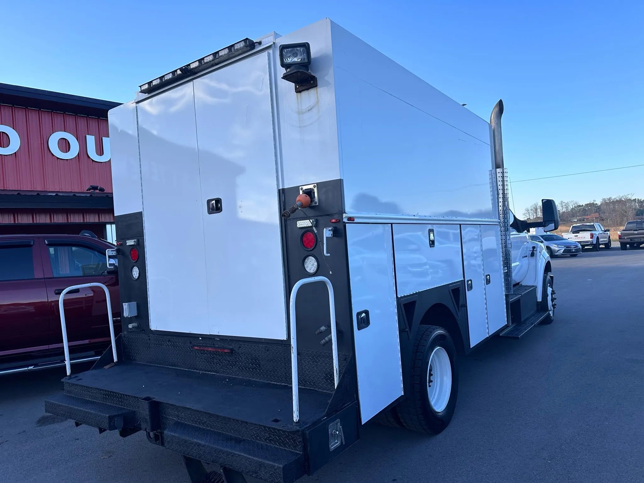 Used 2016 Ford F650 2WD Crew Cab Super Duty image 4