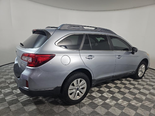 Used 2015 Subaru Outback 2.5i Premium AWD/4WD image 2