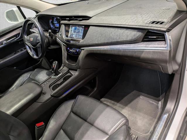 Used 2018 Cadillac XT5 Luxury w/ Driver Awareness Package image 21