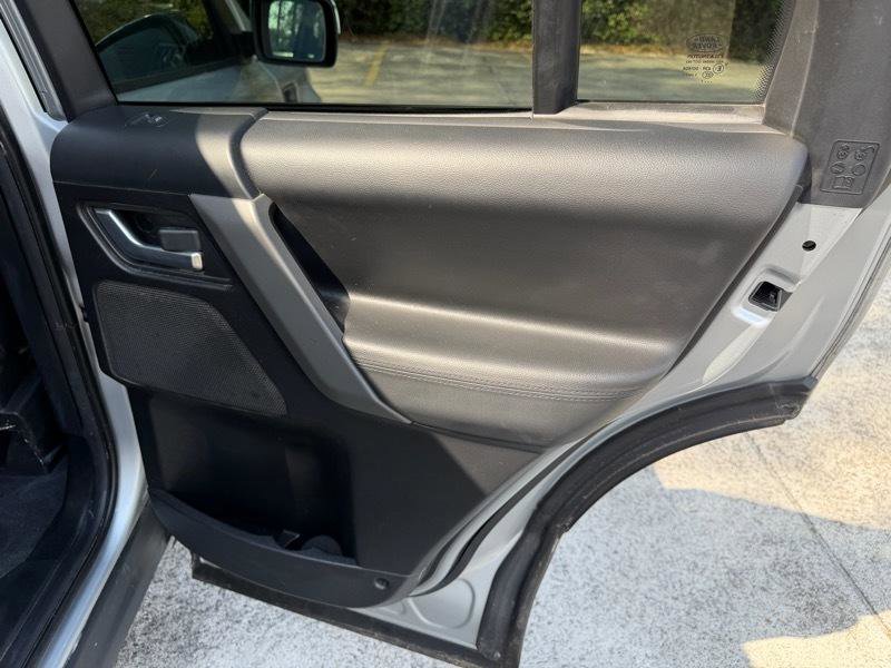 Used 2008 Land Rover LR2 SE image 24