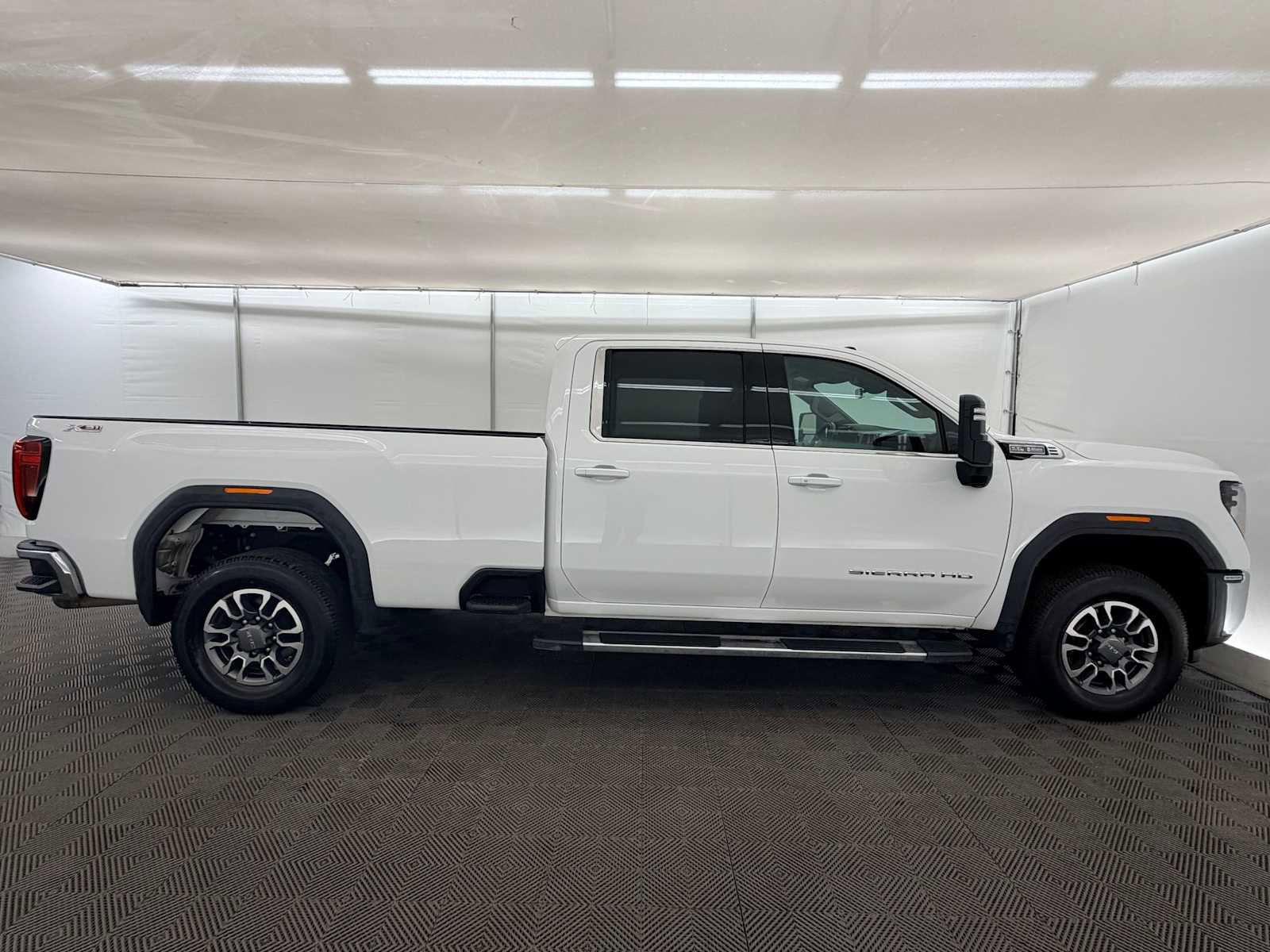 Used 2025 GMC Sierra 3500 SLE w/ SLE Value Package image 7