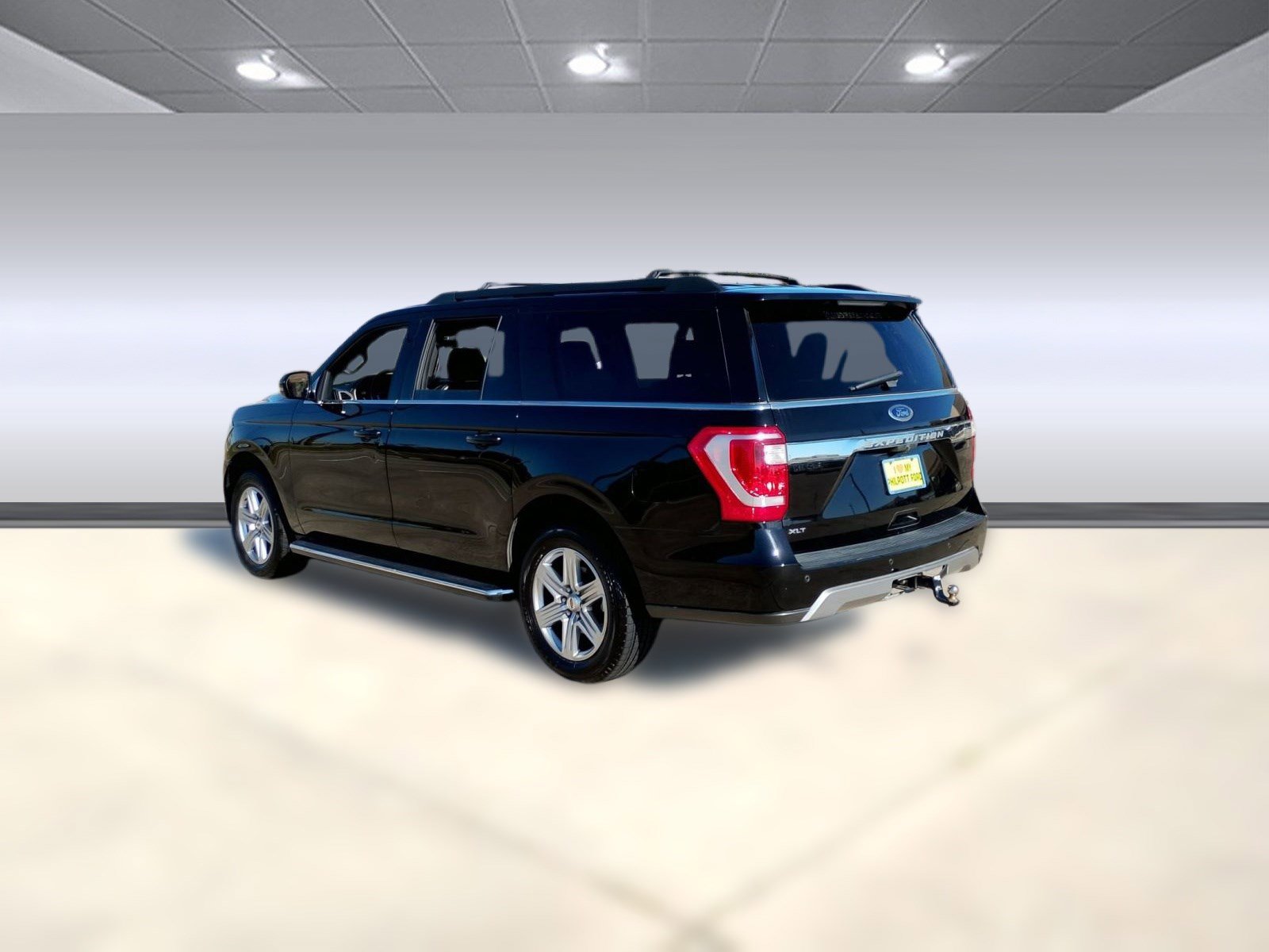 Used 2021 Ford Expedition Max XLT image 3