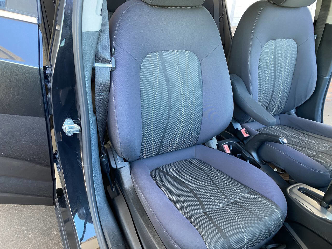 Used 2013 Chevrolet Sonic LT image 35