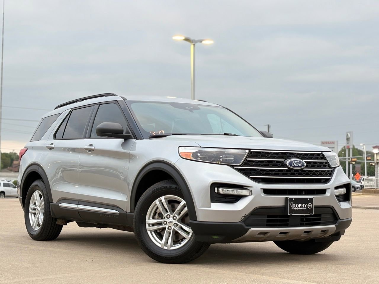 Used 2020 Ford Explorer XLT w/ Equipment Group 202A image 2