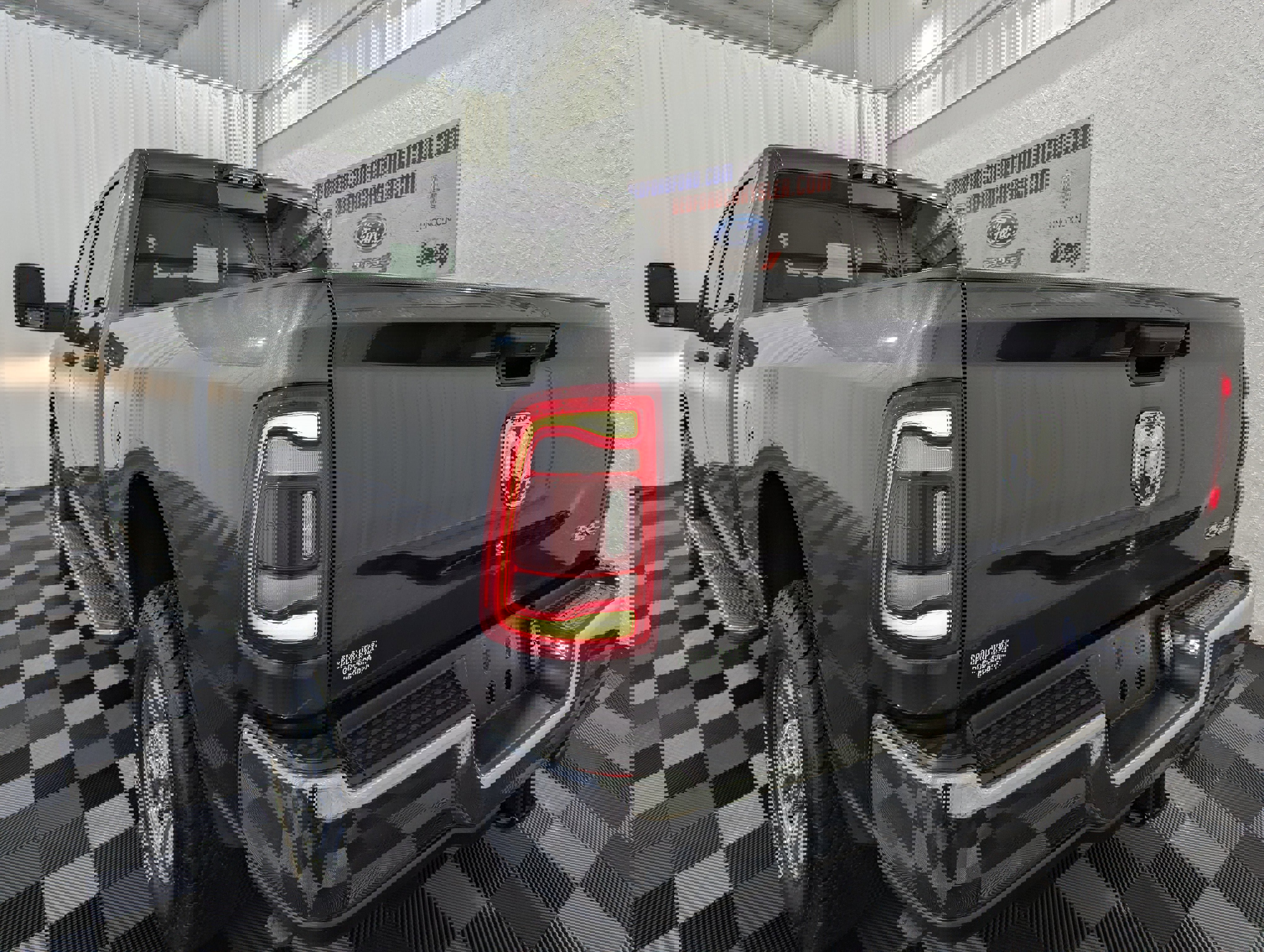 Used 2024 RAM 2500 Tradesman w/ Chrome Appearance Group image 13