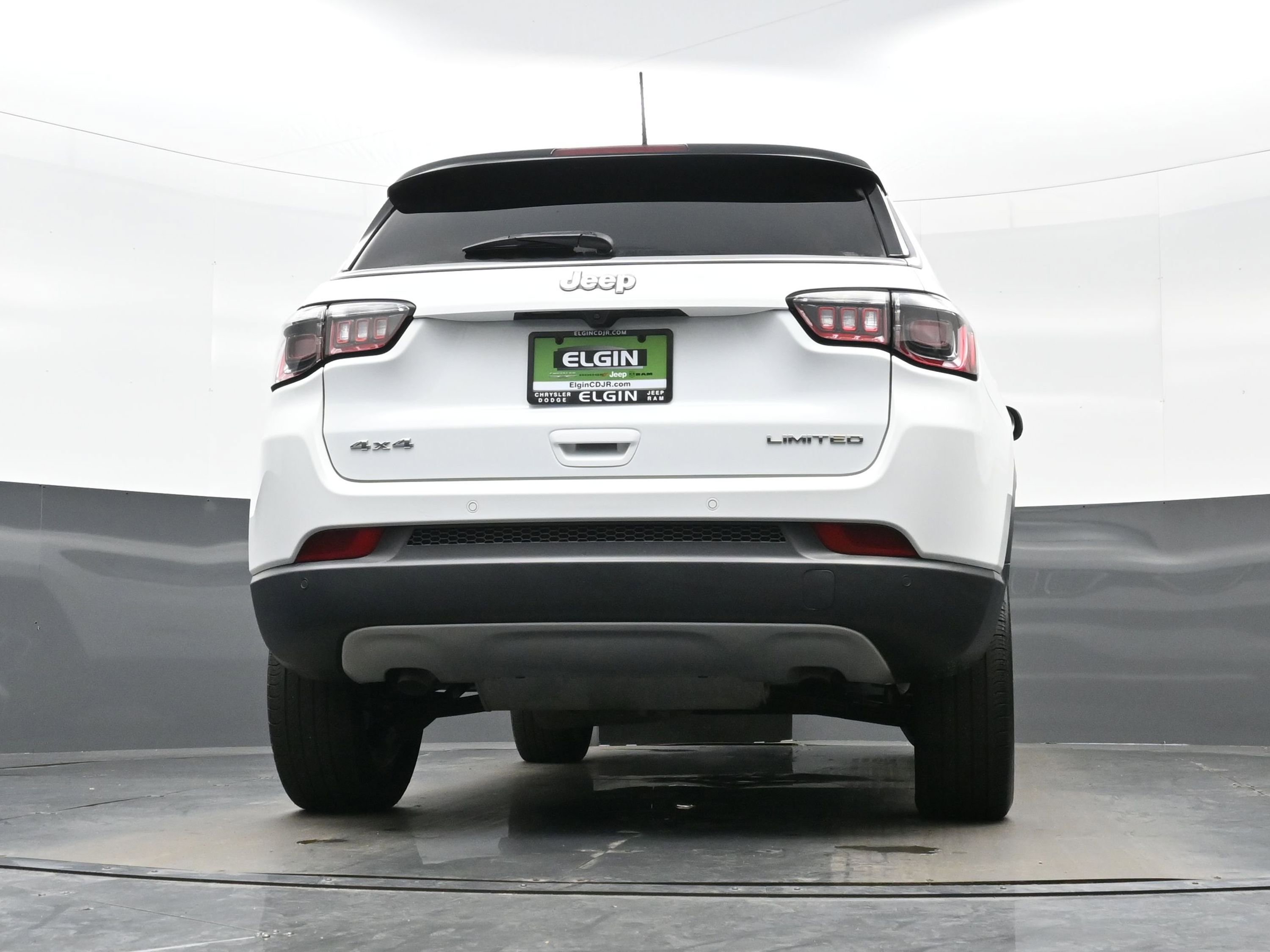 Used 2024 Jeep Compass Limited image 28