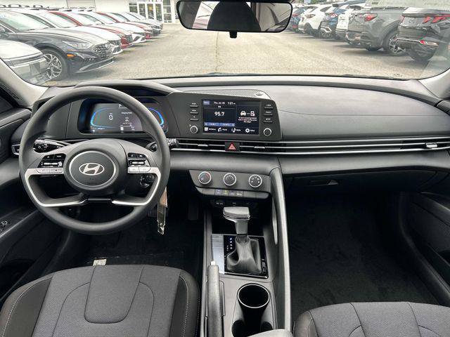 New 2026 Hyundai Elantra SE FWD image 6