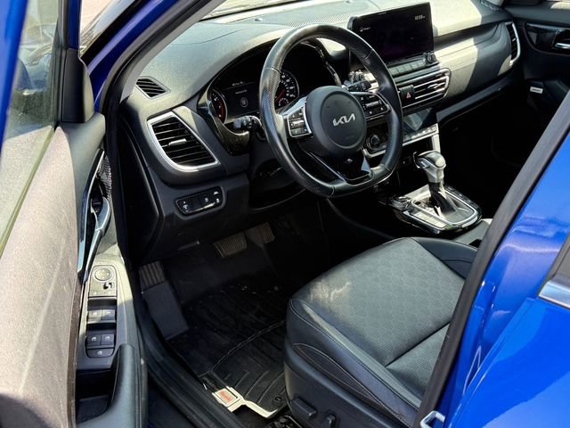Used 2022 Kia Seltos SX w/ Sunroof Package AWD/4WD image 9