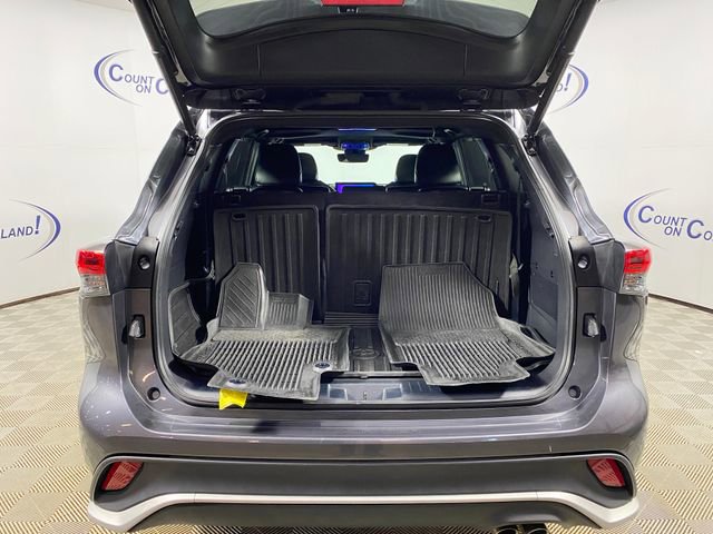 Used 2023 Toyota Highlander XSE image 7