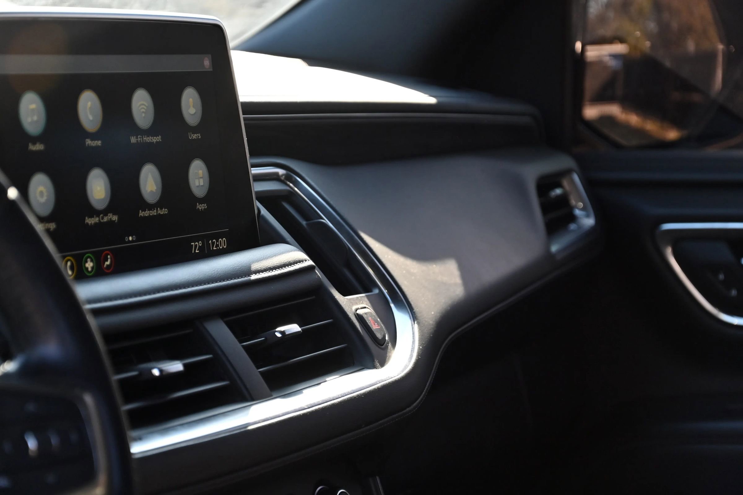 Used 2021 Chevrolet Suburban LT image 10