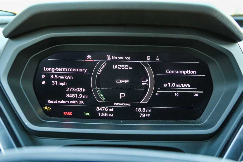 Used 2025 Audi Q4 e-tron Premium Plus w/ Premium Plus image 24