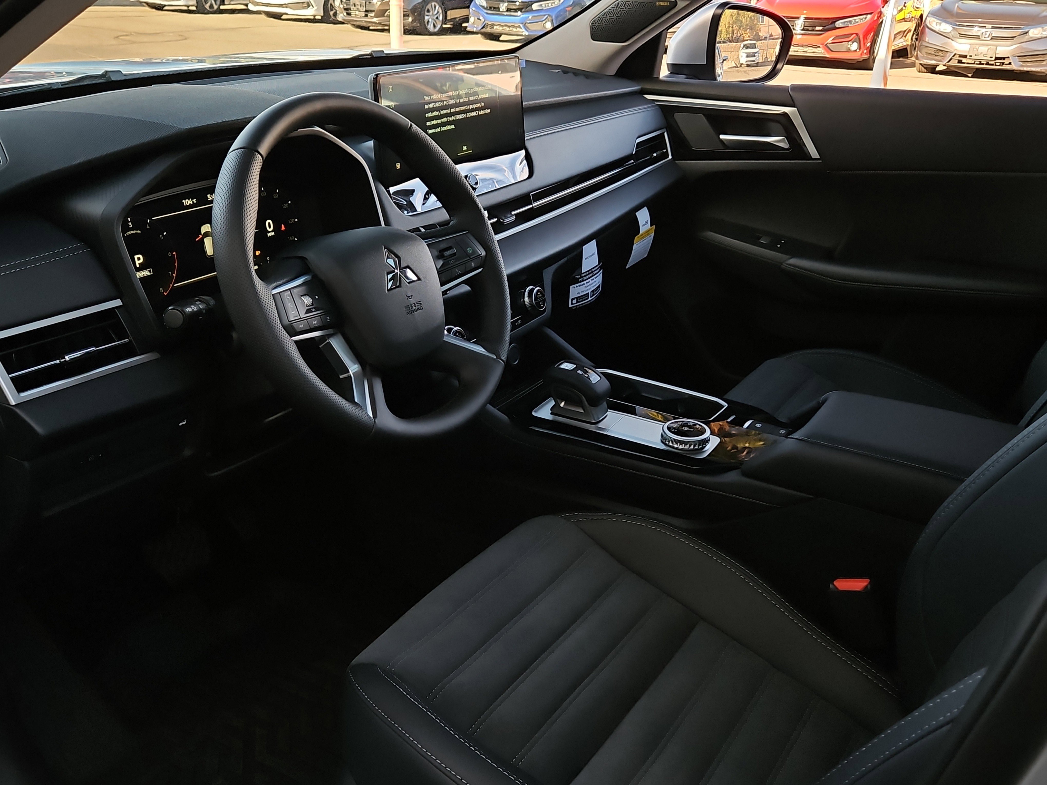 New 2025 Mitsubishi Outlander SE image 8