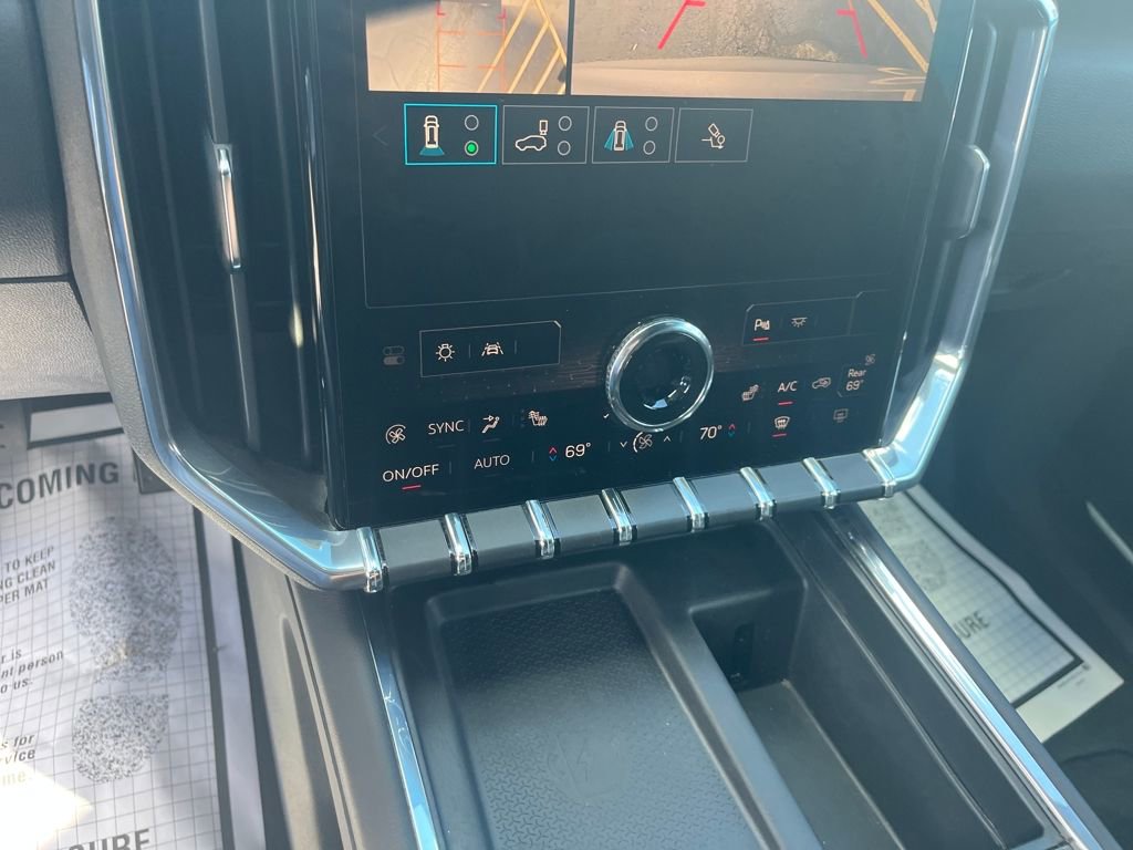 Used 2025 GMC Acadia Elevation image 15