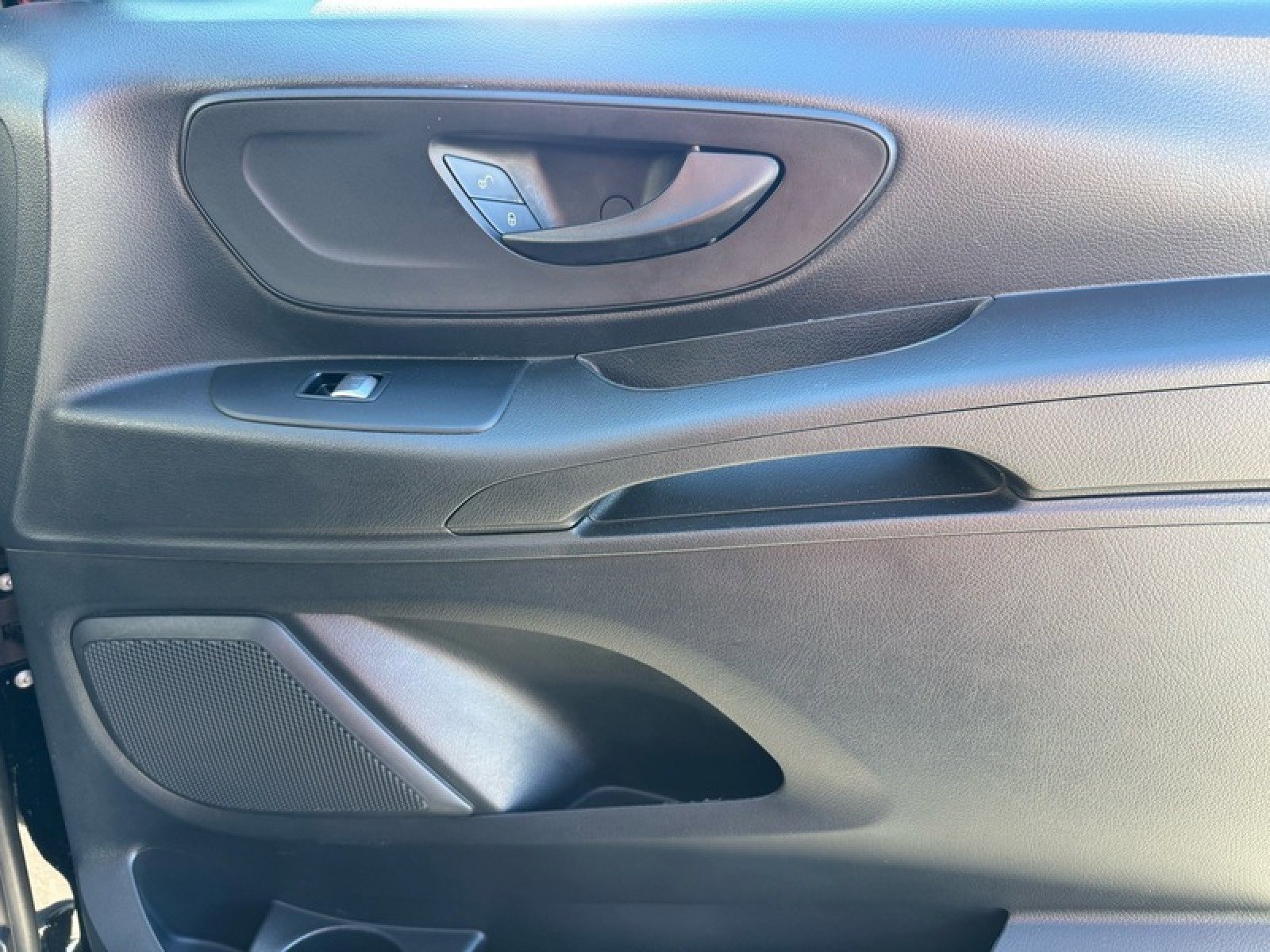 Used 2023 Mercedes-Benz Metris Passenger image 26