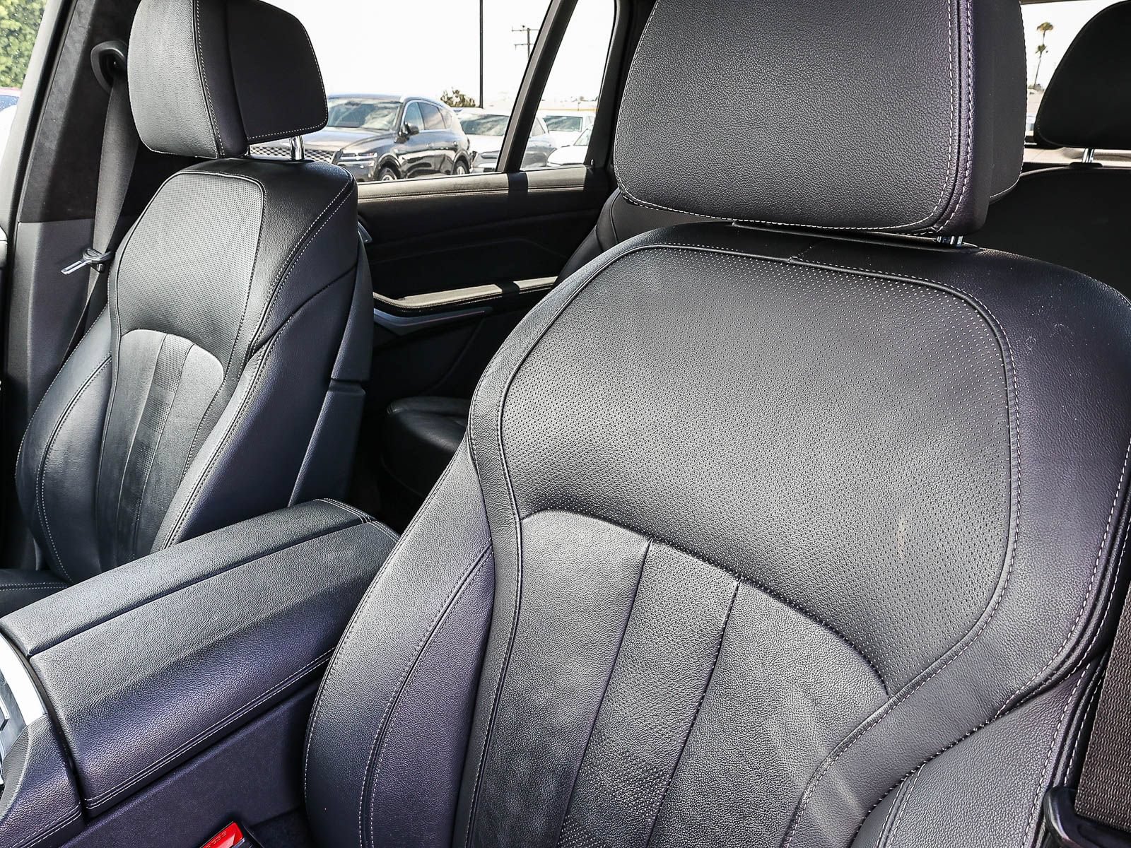 Used 2021 BMW X7 M50i AWD/4WD image 26